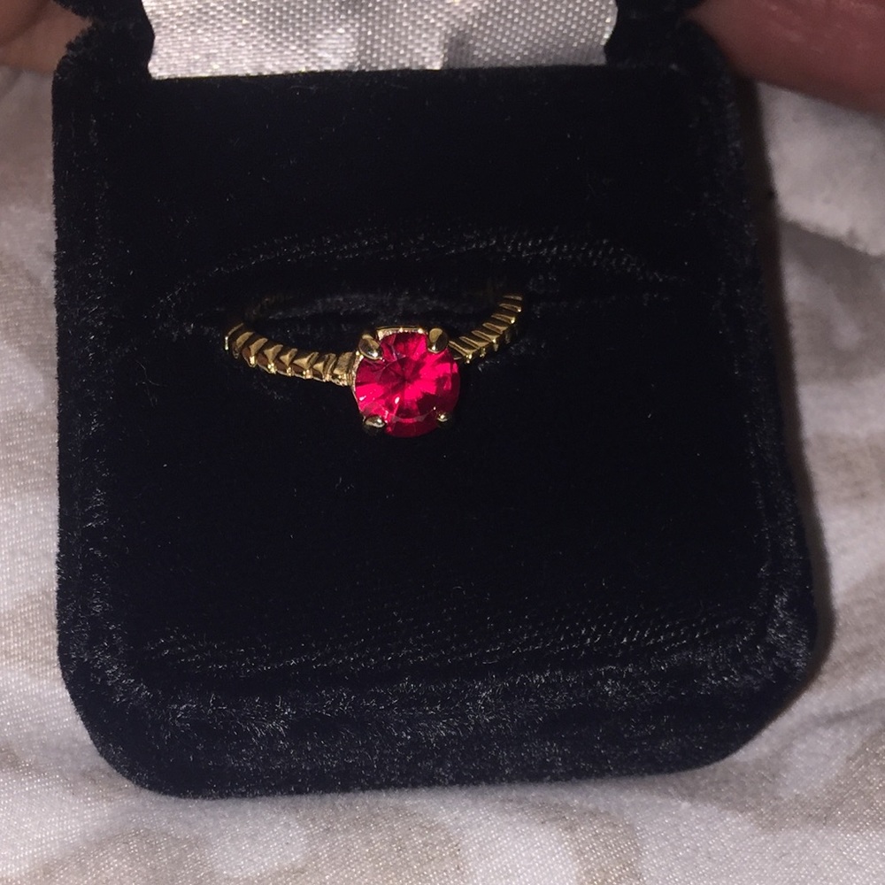 NIB*Ladies 14kt gold HGE 1 ctw sim. red ruby ring
